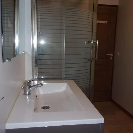 Chez Angele Ле-Мон-Дор